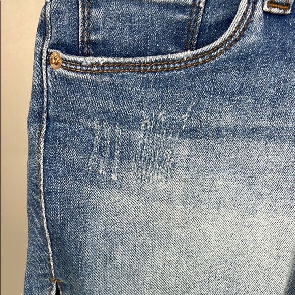 Denim Blue Frayed Hem Shorts - Picture 4 of 8